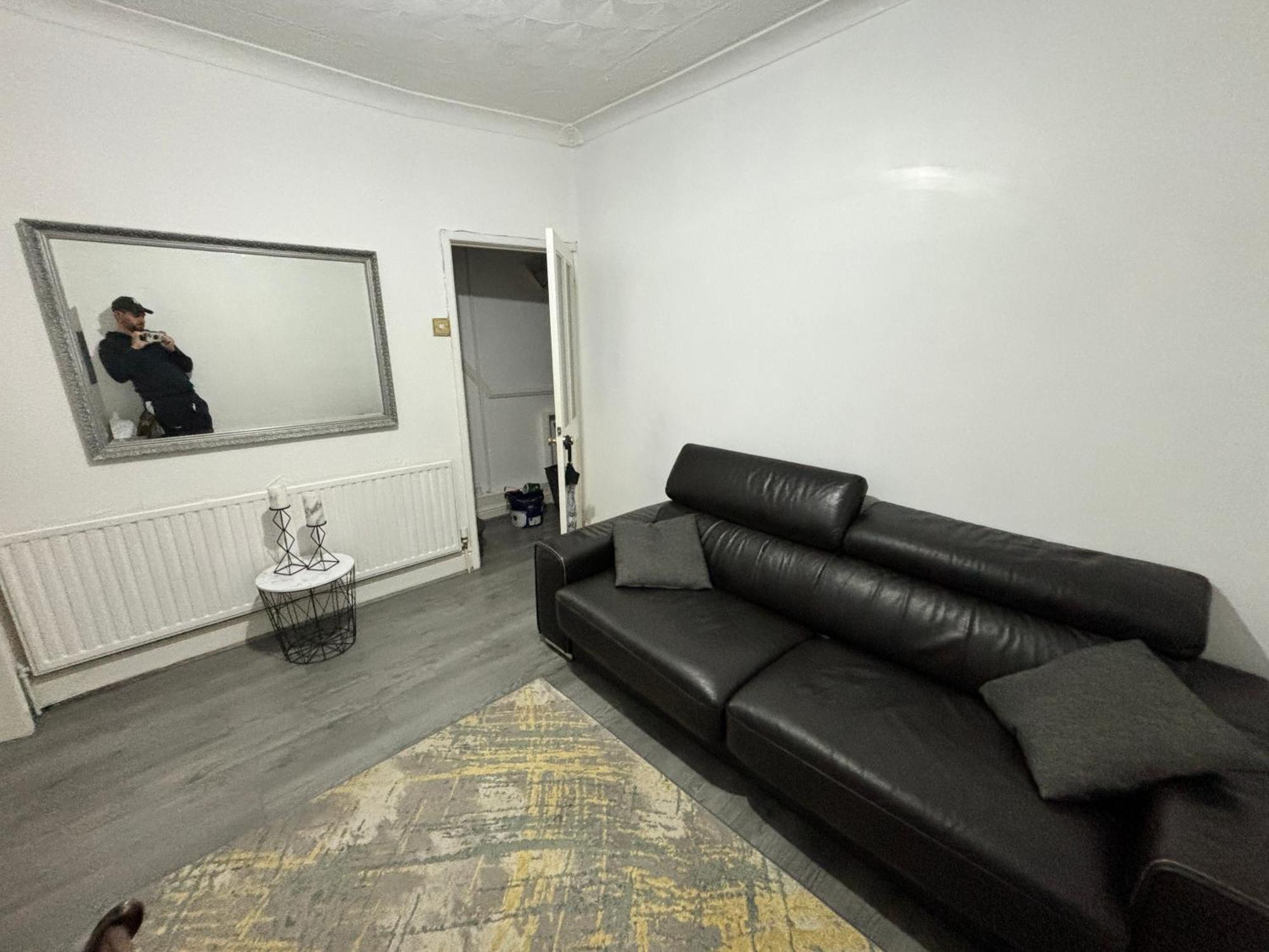 Entire 3 Bedroom House- Free Parking Ліверпуль Екстер'єр фото